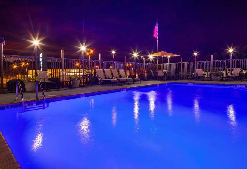 Отель Best Western Pineywoods Inn