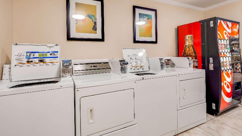 Отель Best Western Pineywoods Inn