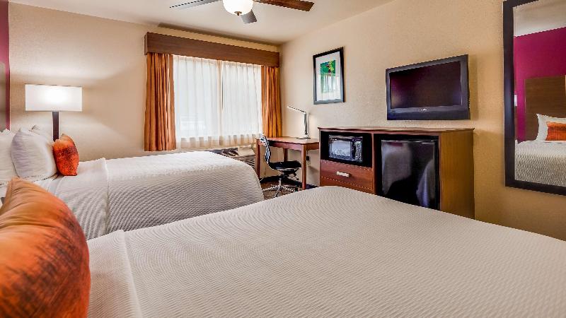 Отель Best Western Pineywoods Inn