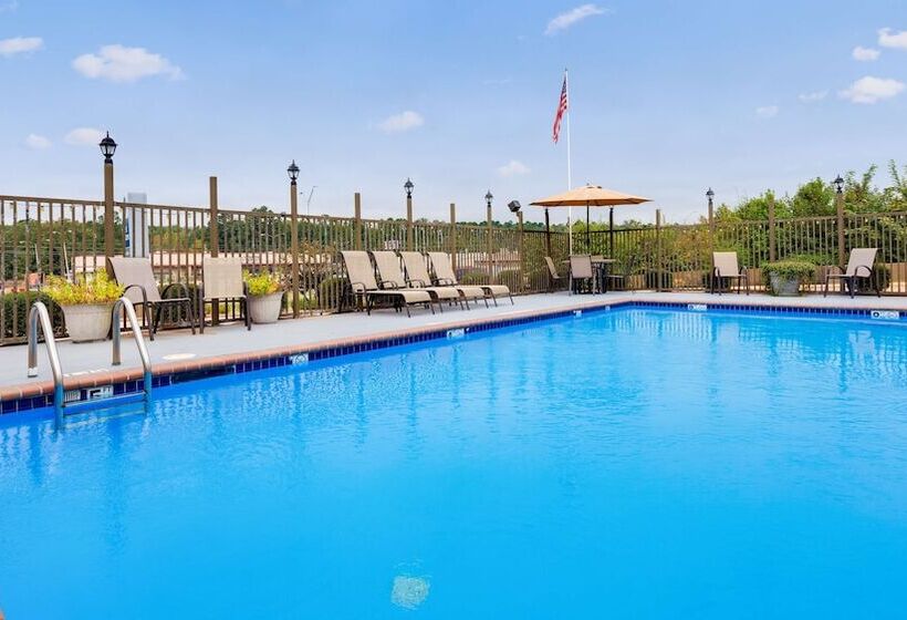 ホテル Best Western Pineywoods Inn