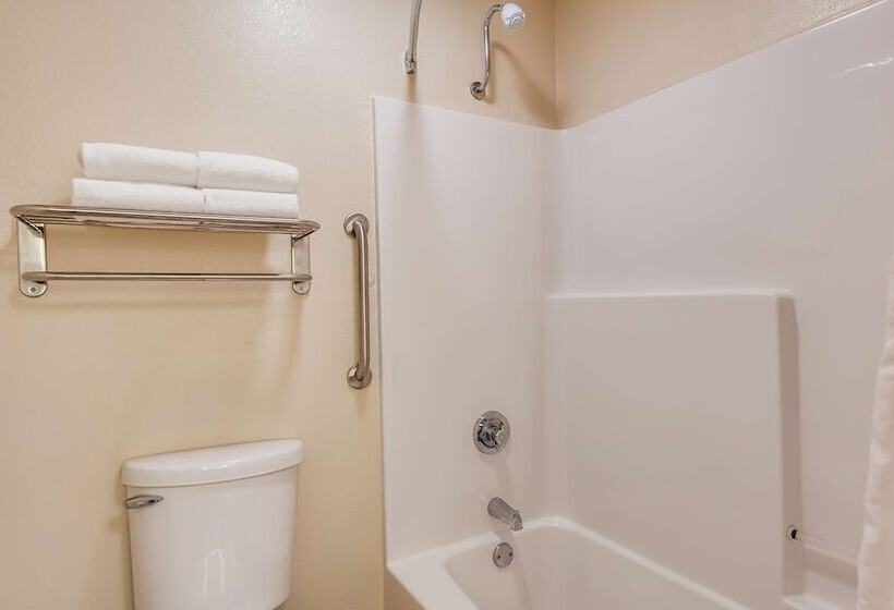 Отель Best Western Pineywoods Inn