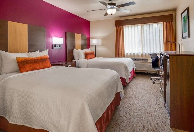 Отель Best Western Pineywoods Inn