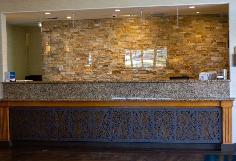 فندق Best Western Plus A Wayfarer S Inn & Suites