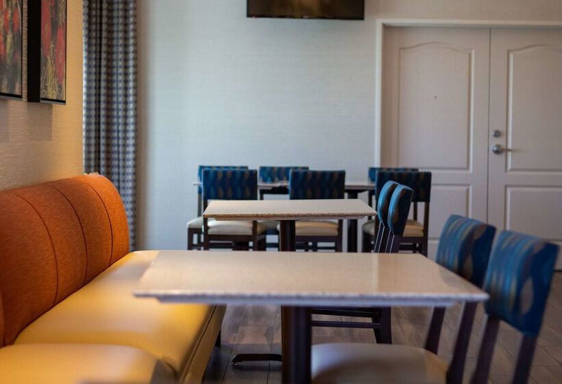 فندق Best Western Plus A Wayfarer S Inn & Suites