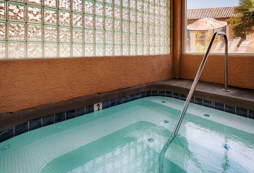 فندق Best Western Plus A Wayfarer S Inn & Suites