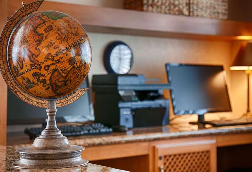 فندق Best Western Plus A Wayfarer S Inn & Suites