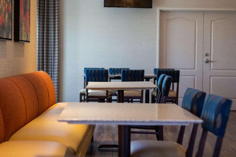 فندق Best Western Plus A Wayfarer S Inn & Suites