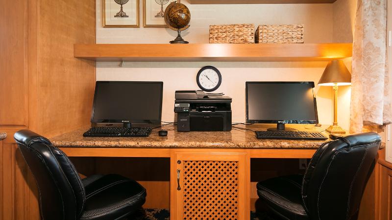 فندق Best Western Plus A Wayfarer S Inn & Suites