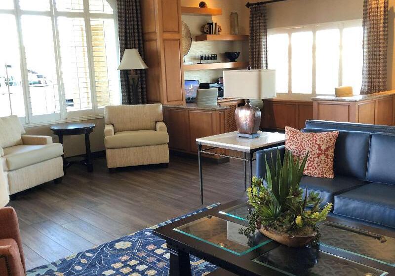 فندق Best Western Plus A Wayfarer S Inn & Suites