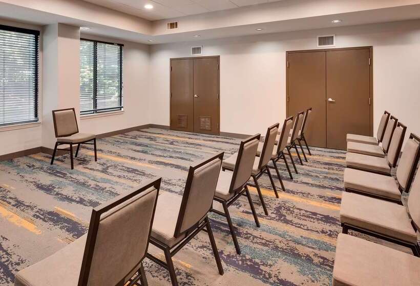 בית מלון כפרי Best Western Plus Augusta North Inn & Suites