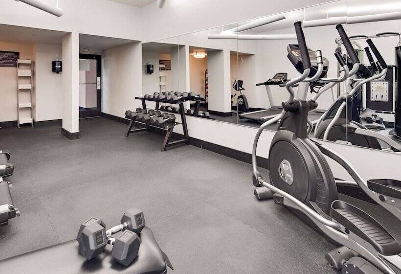 בית מלון כפרי Best Western Plus Augusta North Inn & Suites