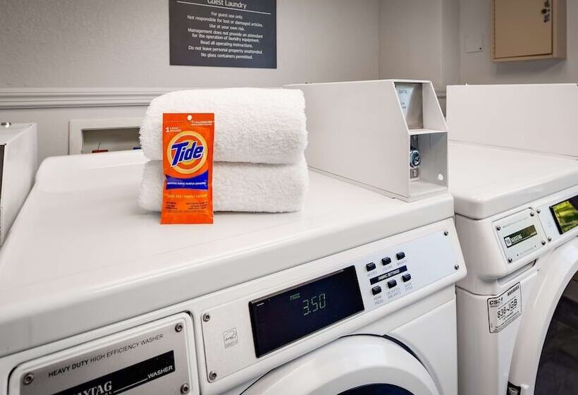 בית מלון כפרי Best Western Plus Augusta North Inn & Suites