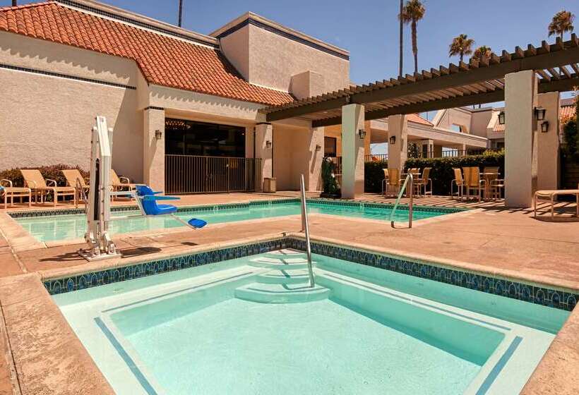 בית מלון כפרי Best Western Plus Big America