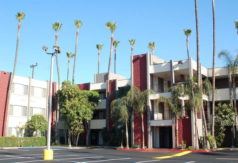 호텔 Best Western Plus Carriage Inn