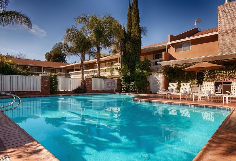 호텔 Best Western Plus Carriage Inn