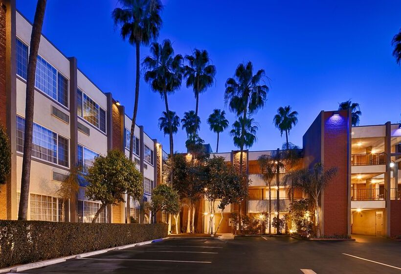 호텔 Best Western Plus Carriage Inn