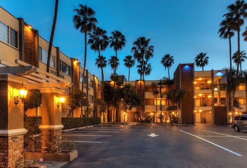 호텔 Best Western Plus Carriage Inn