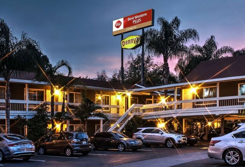 호텔 Best Western Plus Carriage Inn