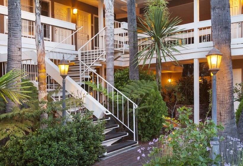 호텔 Best Western Plus Carriage Inn