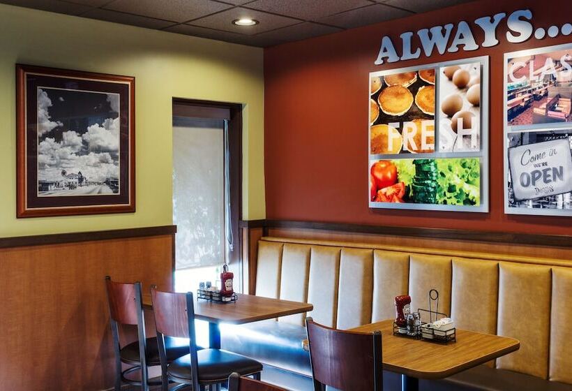 호텔 Best Western Plus Carriage Inn