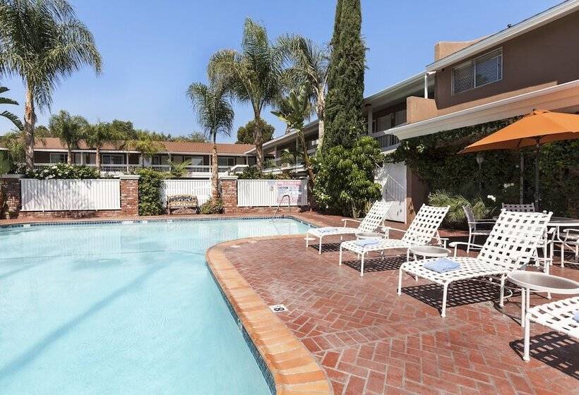 호텔 Best Western Plus Carriage Inn