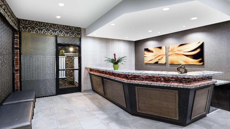 호텔 Best Western Plus Carriage Inn