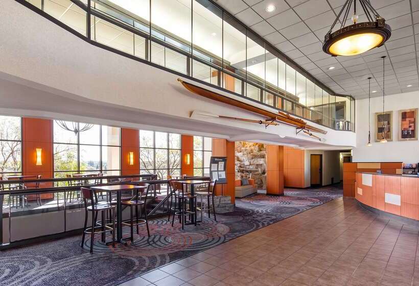 בית מלון כפרי Best Western Plus Dakota Ridge