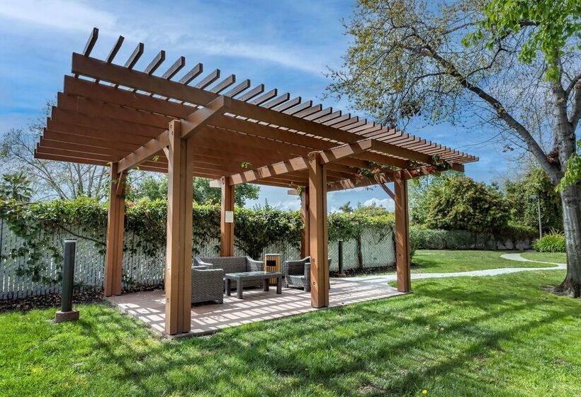 ホテル Best Western Plus Garden Court Inn