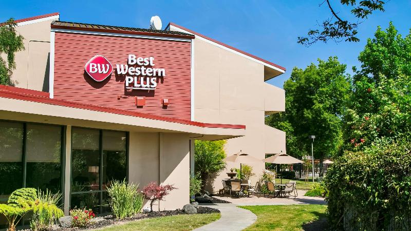 ホテル Best Western Plus Garden Court Inn