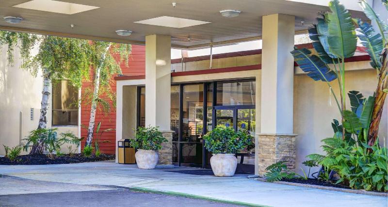 ホテル Best Western Plus Garden Court Inn