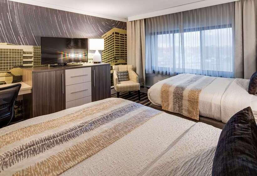 هتل Best Western Plus Milwaukee West