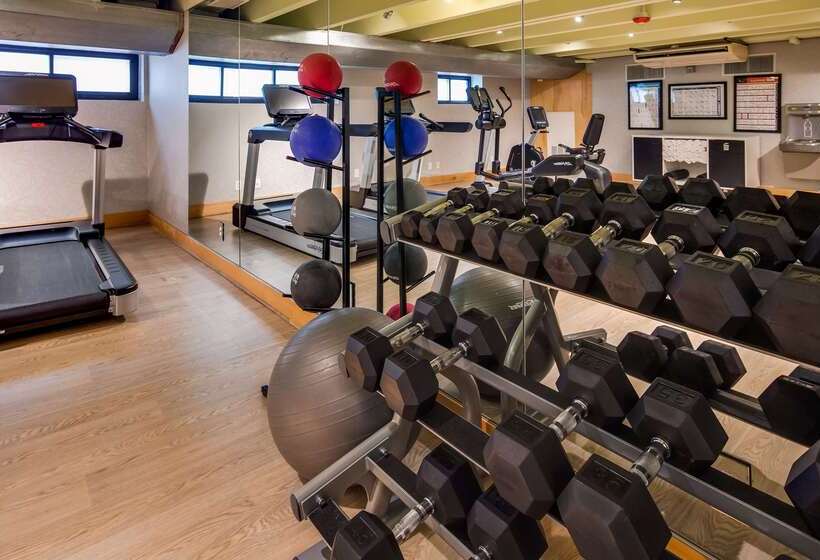 هتل Best Western Plus Milwaukee West