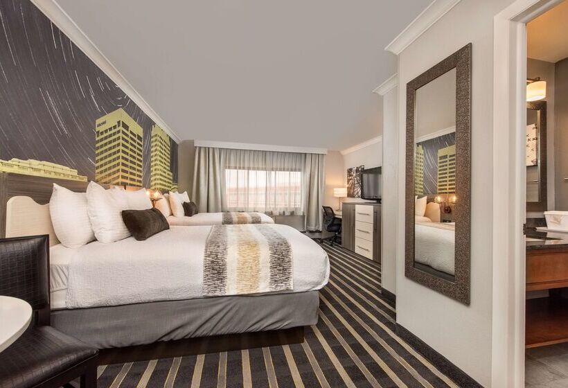 هتل Best Western Plus Milwaukee West