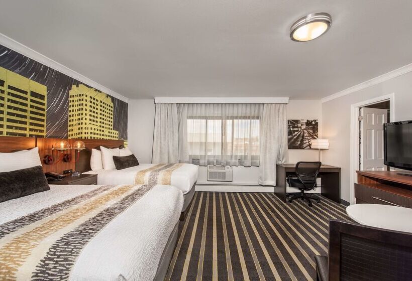 هتل Best Western Plus Milwaukee West