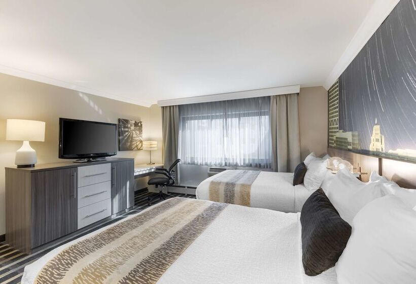 هتل Best Western Plus Milwaukee West