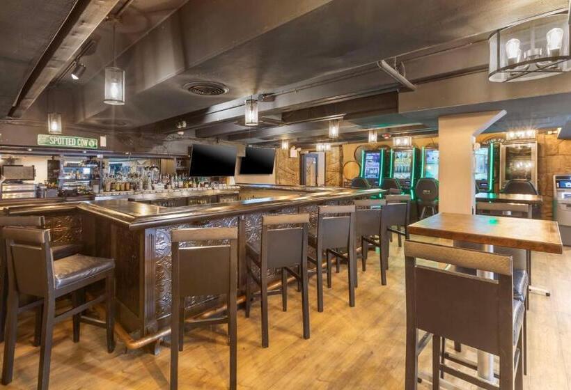 هتل Best Western Plus Milwaukee West