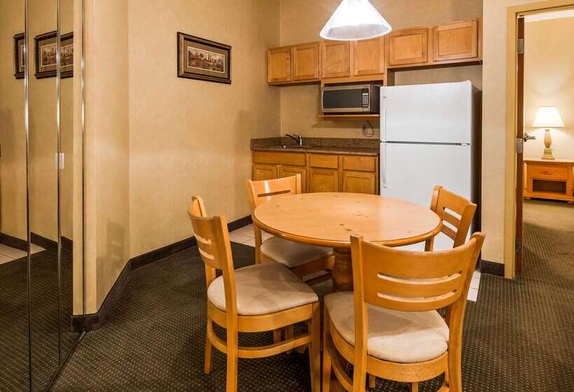 ホテル Best Western Plus Revere Inn & Suites