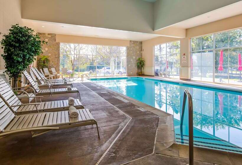 ホテル Best Western Plus Revere Inn & Suites