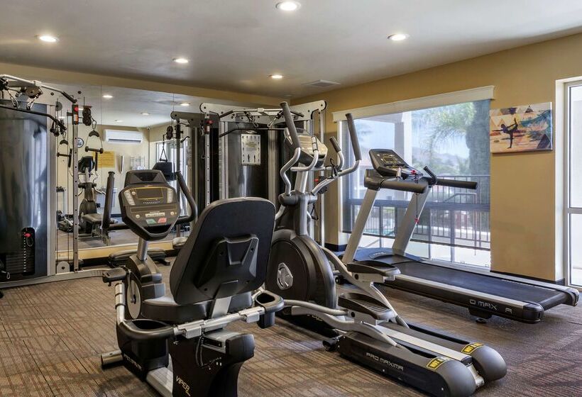 בית מלון כפרי Best Western Plus Royal Oak