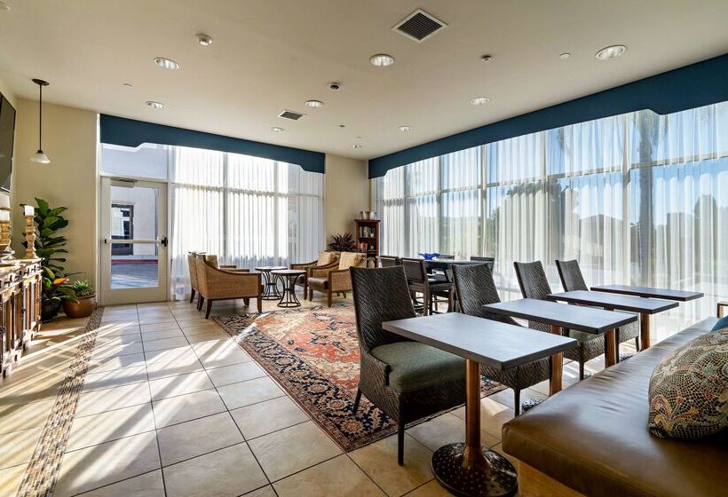 בית מלון כפרי Best Western Plus Royal Oak