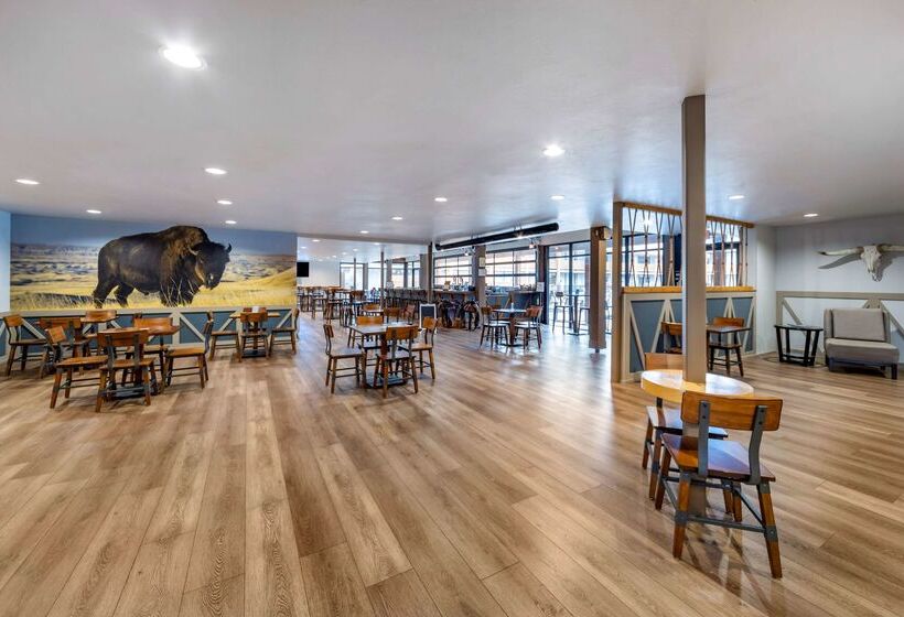 فندق Best Western Plus Saddleback Inn And Conference Center