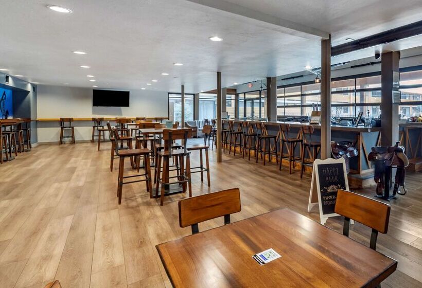 فندق Best Western Plus Saddleback Inn And Conference Center