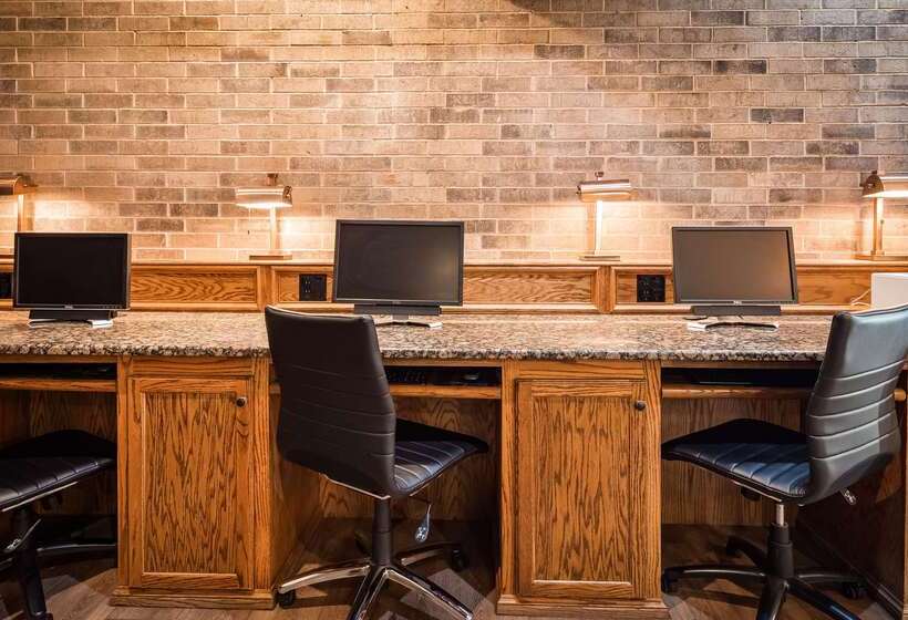 فندق Best Western Plus Saddleback Inn And Conference Center