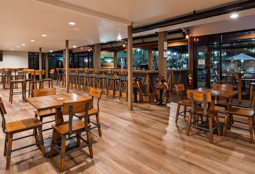 فندق Best Western Plus Saddleback Inn And Conference Center