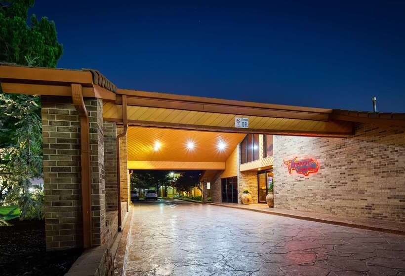 فندق Best Western Plus Saddleback Inn And Conference Center