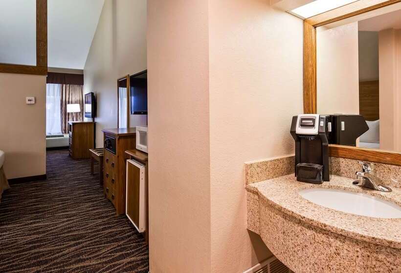 فندق Best Western Plus Saddleback Inn And Conference Center