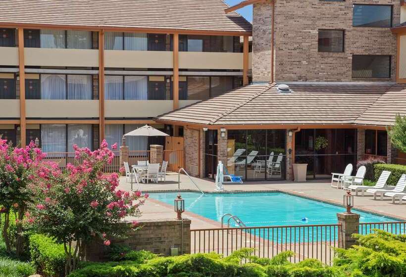 فندق Best Western Plus Saddleback Inn And Conference Center