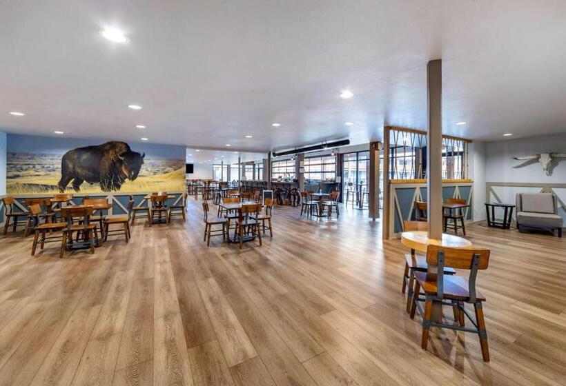 فندق Best Western Plus Saddleback Inn And Conference Center