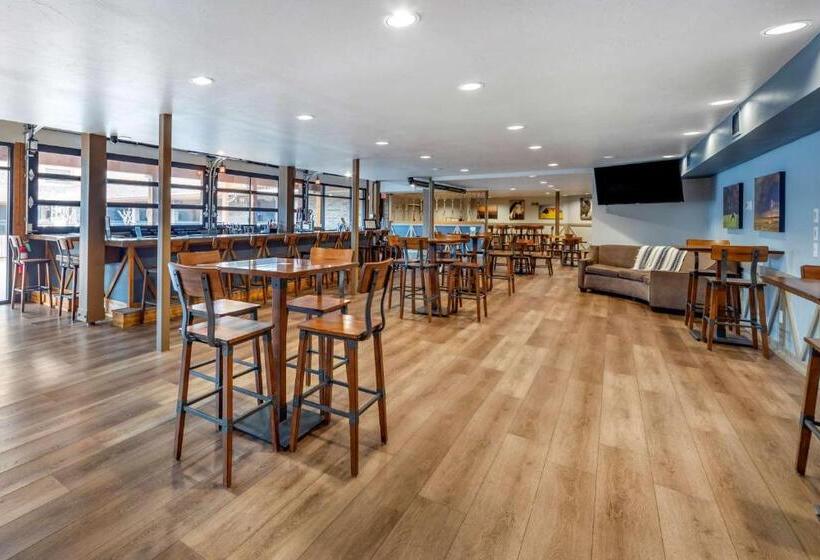 فندق Best Western Plus Saddleback Inn And Conference Center