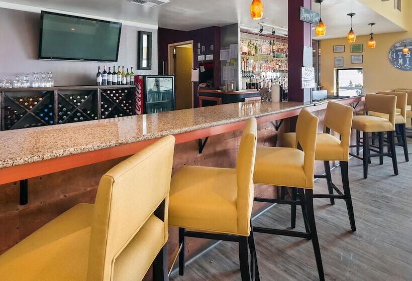 فندق Best Western Plus Silverdale Beach